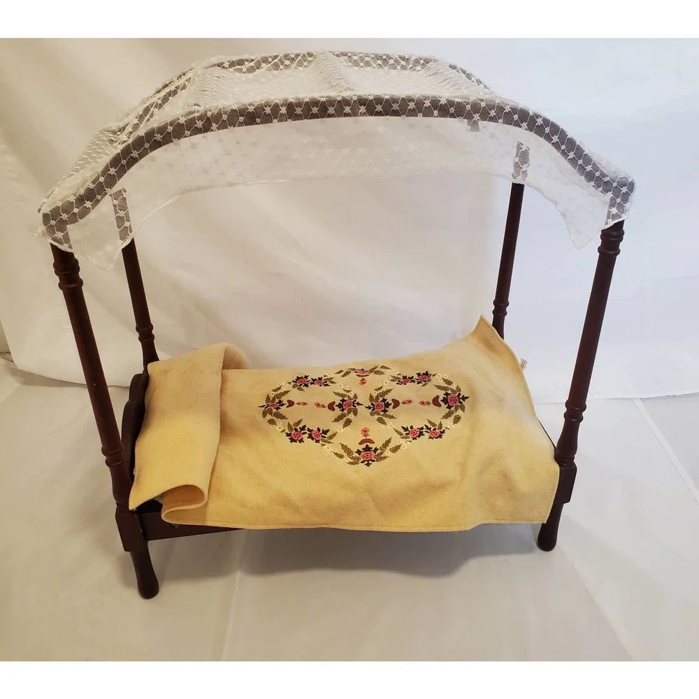 American girl caroline bed good condition